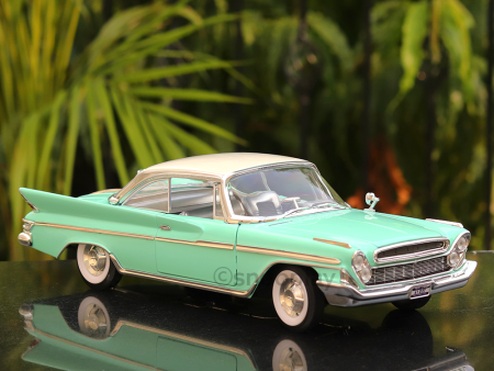 Official Licensed Diecast 1961 Desoto Adventure Car with Openable Parts (Scale 1:18) For Sale