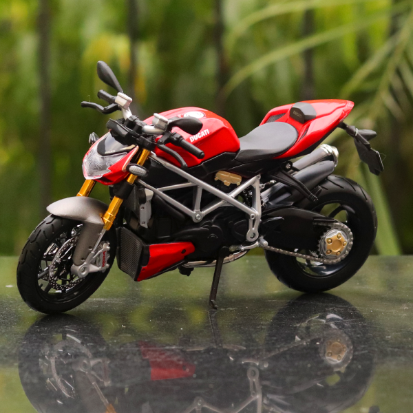 100% Original and Licensed Ducati Super Naked S Diecast Bike Model (1:12 Scale) Fashion